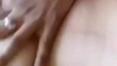 Super-horny Indian girl uses different things as a source of porn bliss