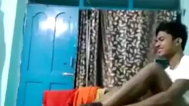 Lustful Desi wife enjoys XXX coupling with neighbor guy in MMS clip