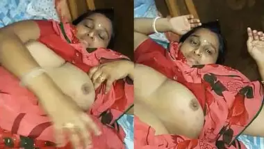 Indian Amateur Pussy Rubbing - Sexy Indian Amateur Rubbing Her Pussy Hard desi porn