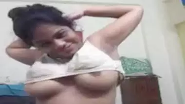 Naught Desi Aunty Opens Her Bra To Show Boobs desi porn