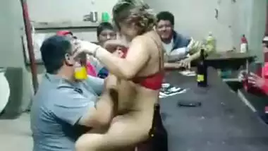 A cheap whore entertains a group of men in desi sex video