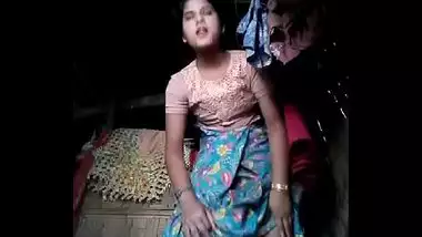 380px x 214px - Sexy-village-ladki-exposing-pussy desi porn