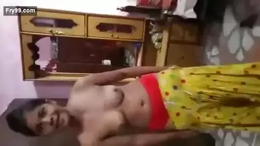 Sexy Desi Girl Strip Her Cloths and Showing Her Nude Body To Lover