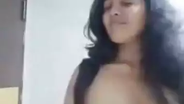 Cute Indian nude girl solo video