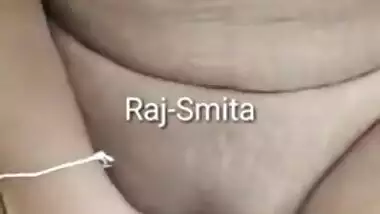Mature fatty Bhabhi has cunt banged by Desi hubby in XXX home video