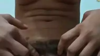 Desi woman has hairy pussy to expose on camera in the XXX video MMS