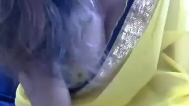 Desi webcam hottie receives money and flaunts big XXX melons for fans