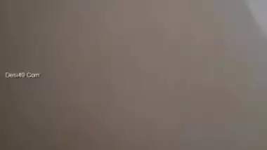 Man turns on looking at Desi's big XXX buns and starts filming them