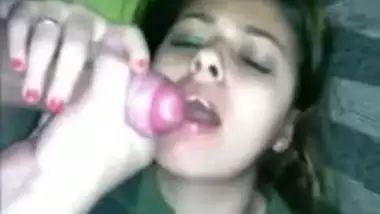 Karachi Ki Chudai - Pakistani Sex Video Of Muslim Karachi College Girl Swallowing Cum desi porn