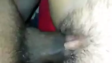 Desi spouse lets hubby's XXX cock slip into her cunt for MMS clip
