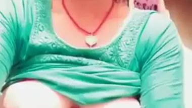 21year Old Kapde Utarti Girl Xxx - Sexy And Slutty Village Girl Showing Her Body Parts desi porn