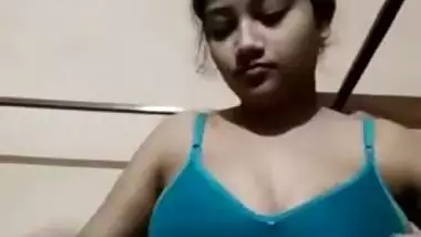 Young Indian girl exposes her full XXX tits in sex show on webcam