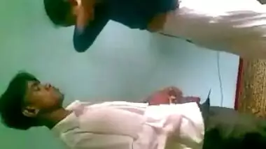 Cute college student boobs and pussy is enjoyed by her classmate in the class