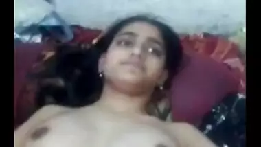 Desi sex videos of an amateur girl letting her uncle enjoy her sexy figure