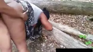 Big Booty Tamil Aunty Enjoys Quick Outdoor Sex