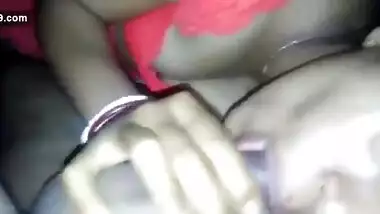 SEXY INDIAN WIFE GIVING HEAD