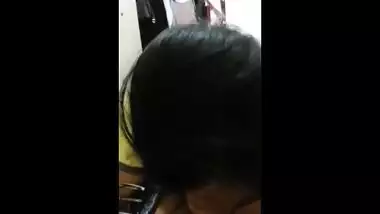 Bhabhi sex video giving a blowjob to her manager in the store