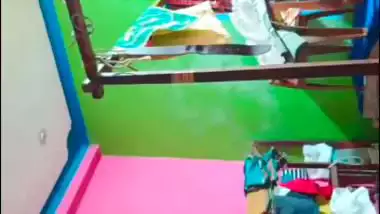 Hindi mom changing dress viral video exposed online