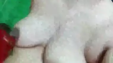 Desi MILF big Naked Boobs erect nipples and pink choot show to lover