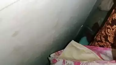 Bhabhi boob press before viral sex with devar
