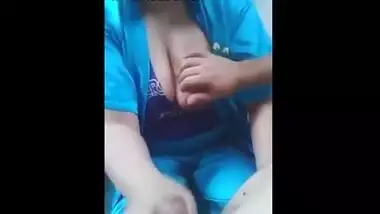 Mother i'd like to fuck with big milk shakes gives her colleague a worthwhile tugjob