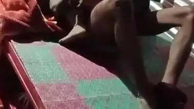 Village couple fucks at midnight in Indian sex video