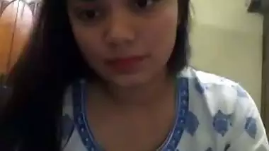 Girlfriend wants fuck and showing naked pussy pics