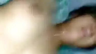 Indian teen sex video of a sexy 18 yr old girl with her BF