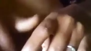 Amateur Desi babe rubs her XXX clitoris while cameraman is fingering ass