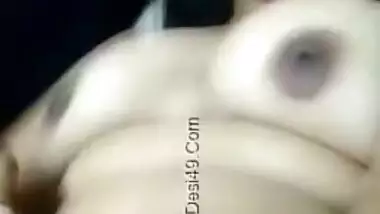 Indian cutie shows need in chudai by gently touching own XXX sissy