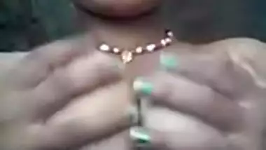 Desi Bhabhi grows pair and goes exposing XXX body parts in MMS clip