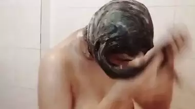 Long haired desi bhabhi strip bathing video clip