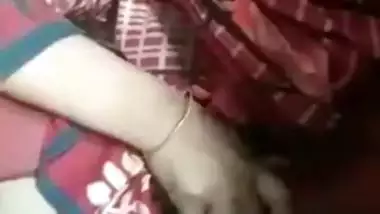 Unsatisfied housewife from Bangladesh dildo masturbation