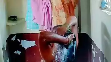 Big ass dusky girl bathing extended videos merged