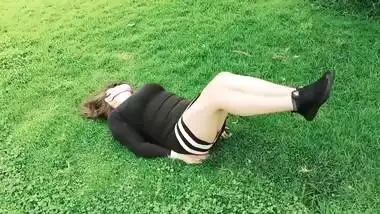 Puta Exhibicionista Me Lleva Al Parque Para Que Grabe Ensenando Sus Tangas Y Su Concha Par2