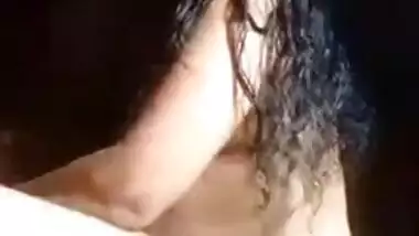 MMS porn of XXX girl who shows off boobs to Desi lover via video link