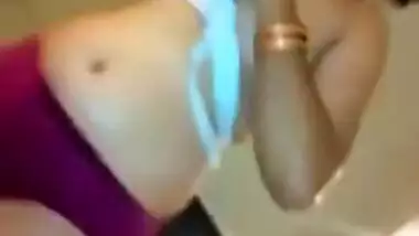 Indian girl's XXX parts are exposed till she hides sex body under outfit