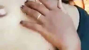 Cheating lady enjoys outdoor Tamil sex with her lover