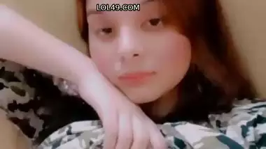 Beautiful big melons showing desi girl selfie viral clip