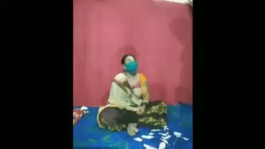 Desi MILF is about to be banged by her impatient XXX lover at home