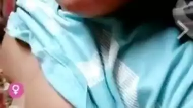 Exclusive – Sexy Look Pak Girl Showing Her Boobs And Pussy On Live Chat