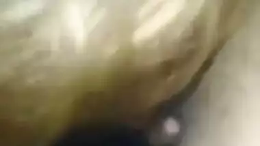 Desi slut has oral XXX sex with man who captures blowjob for MMS show