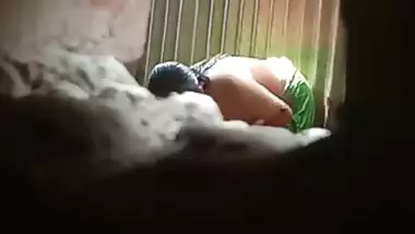 Village babhi bathing caught by voyeur viral MMS