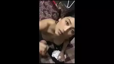 Rumens Wala Xxx - Sexy Pakistani Model Giving Nice Handjob desi porn