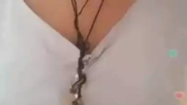 Hot desi indian bhabi shaking her sexi ass &boobs on bigo live...1