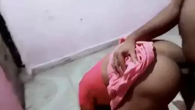 Desi male fucks his wife's slippery XXX vagina in standing doggy