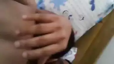 Relaxed Indian guy films himself with GF after successful XXX chudai