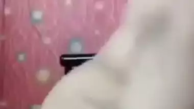 Viral tanker Bengali MILF fingering on video call